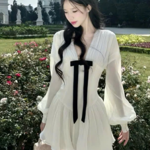 Top những cách phối váy đi biển
