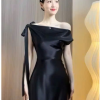 Đầm dự tiệc trễ vay dáng dài